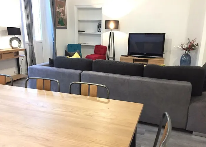 Port De Apartment Nizza
